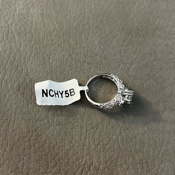 Charmed Aroma | Size 6 Sterling Silver Ring - Picture 3 of 8